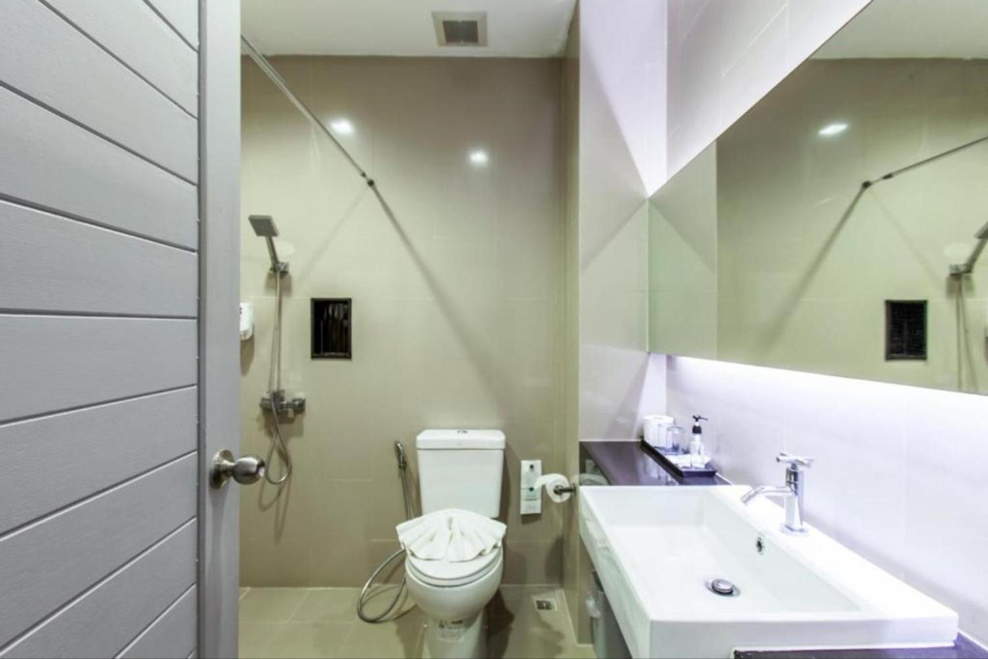 Hug Nimman Hotel Чиангмай Экстерьер фото
